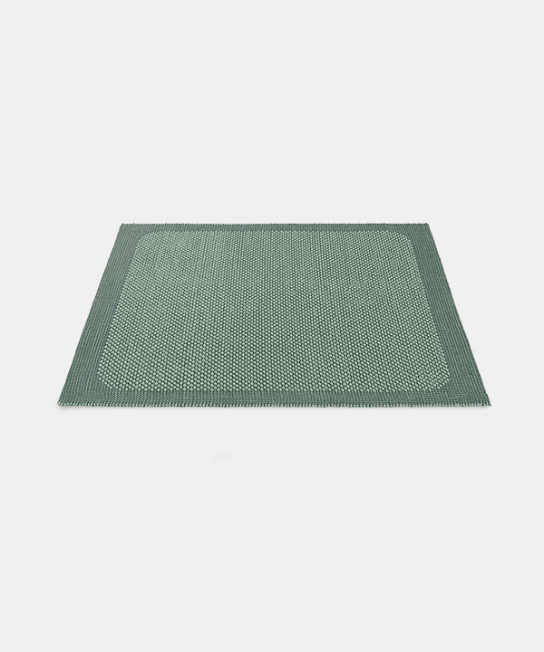 100132. Muuto Pebble Rug_sage green