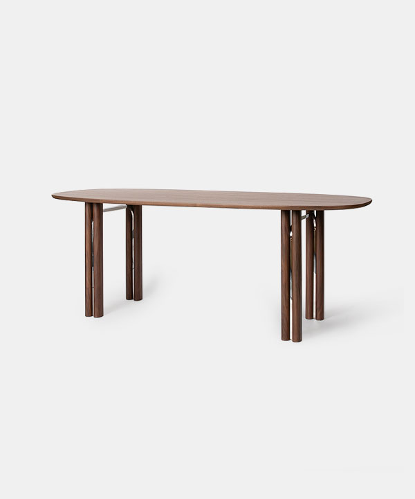 100276. LIGHT DINING TABLE WALNUT