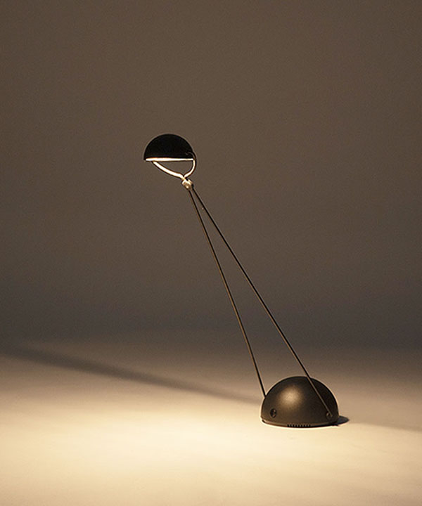 100329. Meridiana lamp by Paolo Piva 1980s