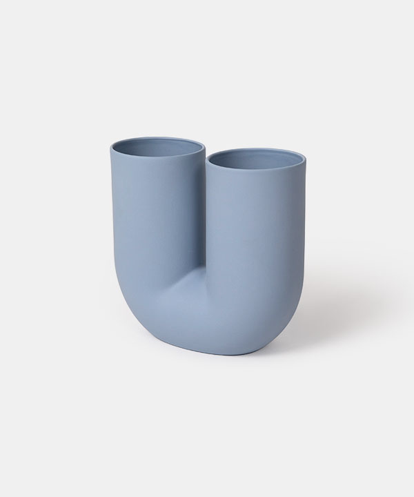 100338. MUUTO Kink Vase Light Blue